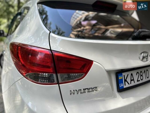 Білий Хендай іх35, об'ємом двигуна 2 л та пробігом 150 тис. км за 13200 $, фото 67 на Automoto.ua