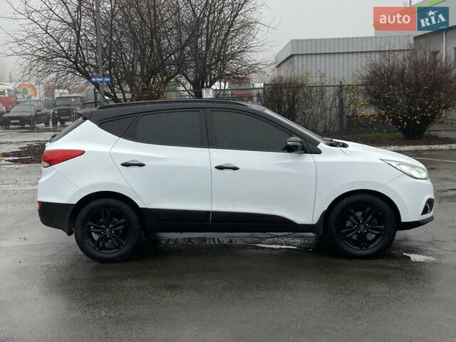 Білий Хендай іх35, об'ємом двигуна 2 л та пробігом 182 тис. км за 11999 $, фото 3 на Automoto.ua