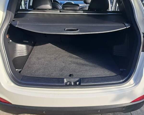 Білий Хендай іх35, об'ємом двигуна 2 л та пробігом 119 тис. км за 12600 $, фото 16 на Automoto.ua