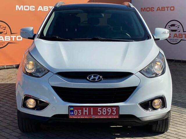 Белый Хендай их35, объемом двигателя 2 л и пробегом 235 тыс. км за 10600 $, фото 1 на Automoto.ua