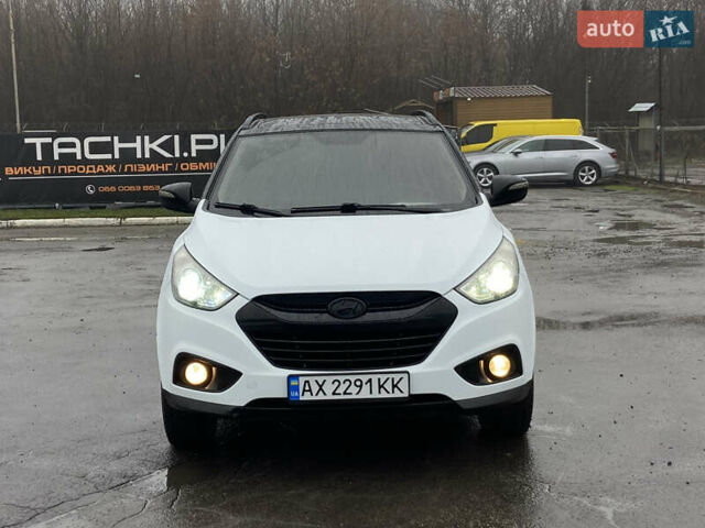 Білий Хендай іх35, об'ємом двигуна 2 л та пробігом 182 тис. км за 11999 $, фото 1 на Automoto.ua
