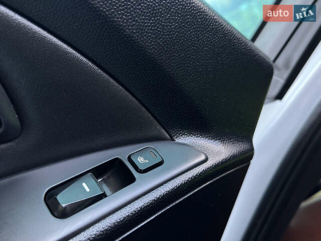 Хендай их35 2011 в Межгорье на Automoto.ua Белый Хендай их35, объемом двигателя 2 л и пробегом 235 тыс. км за 11100 $, фото 30 на Automoto.ua