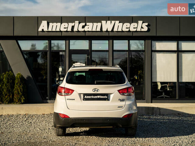 Белый Хендай их35, объемом двигателя 2 л и пробегом 300 тыс. км за 12900 $, фото 5 на Automoto.ua