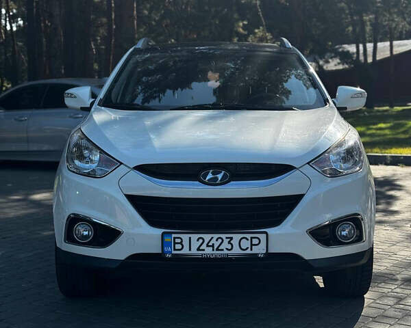 Белый Хендай их35, объемом двигателя 2 л и пробегом 101 тыс. км за 12900 $, фото 5 на Automoto.ua