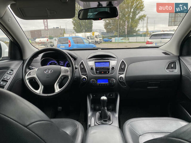 Хендай их35 2011 в Киеве на Automoto.ua Белый Хендай их35, объемом двигателя 2 л и пробегом 145 тыс. км за 11500 $, фото 16 на Automoto.ua
