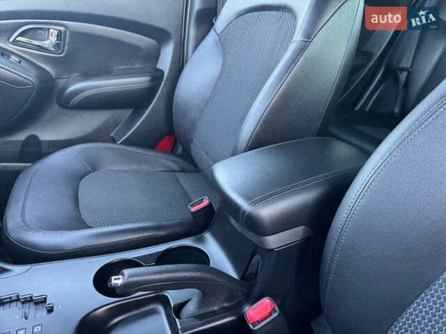 Хендай их35 2011 в Ровно на Automoto.ua Белый Хендай их35, объемом двигателя 2 л и пробегом 185 тыс. км за 13499 $, фото 24 на Automoto.ua