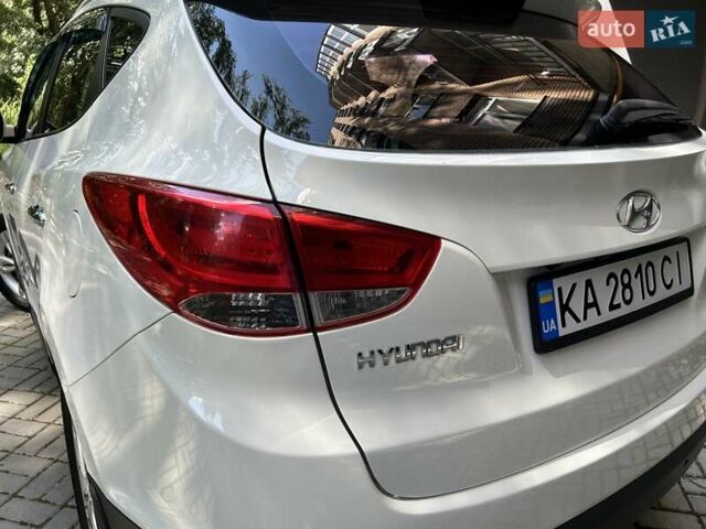 Білий Хендай іх35, об'ємом двигуна 2 л та пробігом 150 тис. км за 13200 $, фото 22 на Automoto.ua