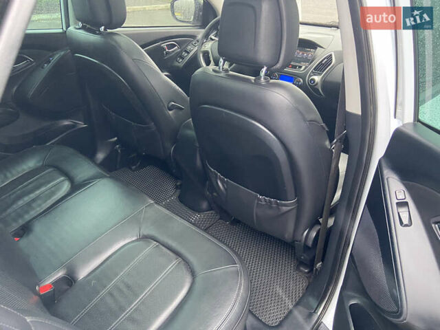 Білий Хендай іх35, об'ємом двигуна 2 л та пробігом 182 тис. км за 11999 $, фото 11 на Automoto.ua