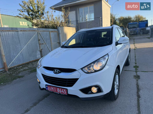 Хендай их35 2011 в Ровно на Automoto.ua Белый Хендай их35, объемом двигателя 2 л и пробегом 185 тыс. км за 13499 $, фото 1 на Automoto.ua