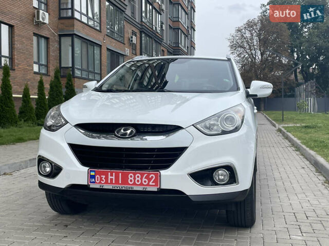 Белый Хендай их35, объемом двигателя 2 л и пробегом 193 тыс. км за 10550 $, фото 15 на Automoto.ua