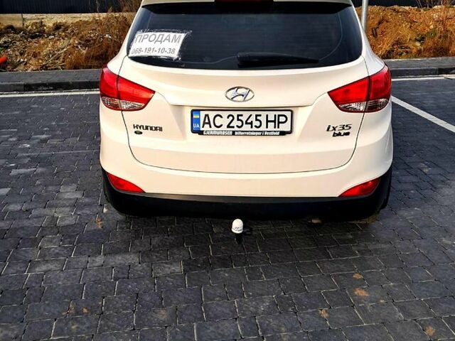 Белый Хендай их35, объемом двигателя 1.7 л и пробегом 217 тыс. км за 11500 $, фото 1 на Automoto.ua