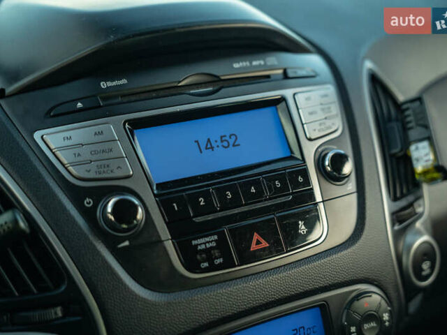 Белый Хендай их35, объемом двигателя 2 л и пробегом 300 тыс. км за 12900 $, фото 23 на Automoto.ua