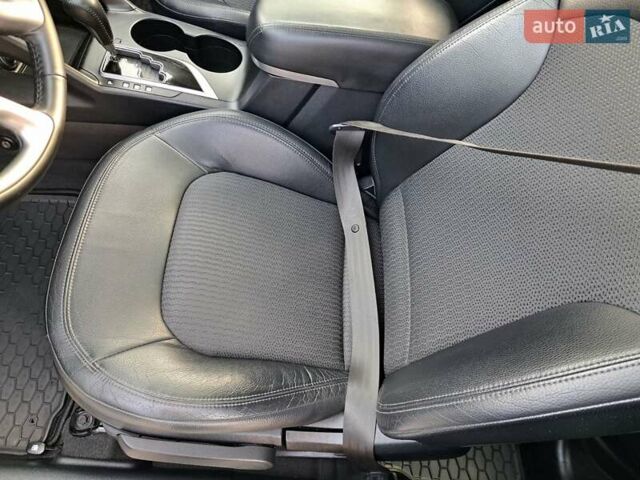 Білий Хендай іх35, об'ємом двигуна 2 л та пробігом 119 тис. км за 12600 $, фото 44 на Automoto.ua