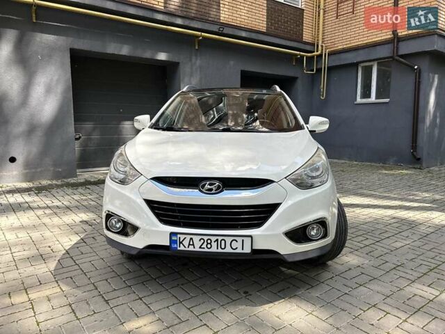 Білий Хендай іх35, об'ємом двигуна 2 л та пробігом 150 тис. км за 13200 $, фото 2 на Automoto.ua