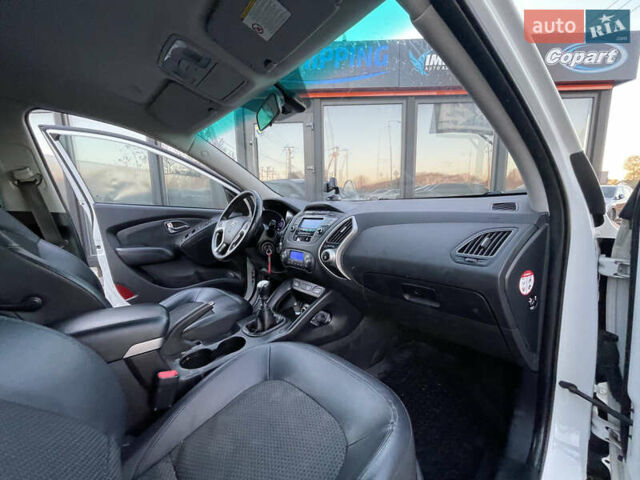 Белый Хендай их35, объемом двигателя 2 л и пробегом 179 тыс. км за 9300 $, фото 13 на Automoto.ua