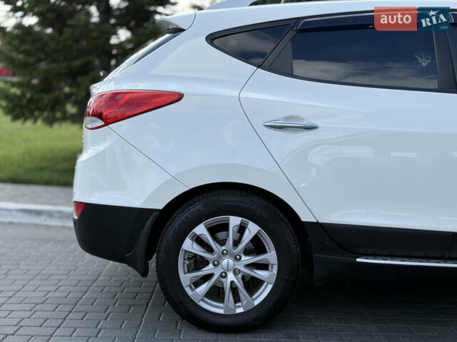 Хендай их35 2011 в Одессе на Automoto.ua Белый Хендай их35, объемом двигателя 2.4 л и пробегом 234 тыс. км за 11500 $, фото 29 на Automoto.ua