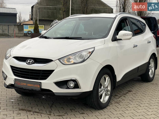 Белый Хендай их35, объемом двигателя 2 л и пробегом 145 тыс. км за 11500 $, фото 3 на Automoto.ua