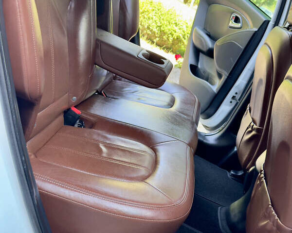 Хендай их35 2011 в Межгорье на Automoto.ua Белый Хендай их35, объемом двигателя 2 л и пробегом 235 тыс. км за 11100 $, фото 31 на Automoto.ua