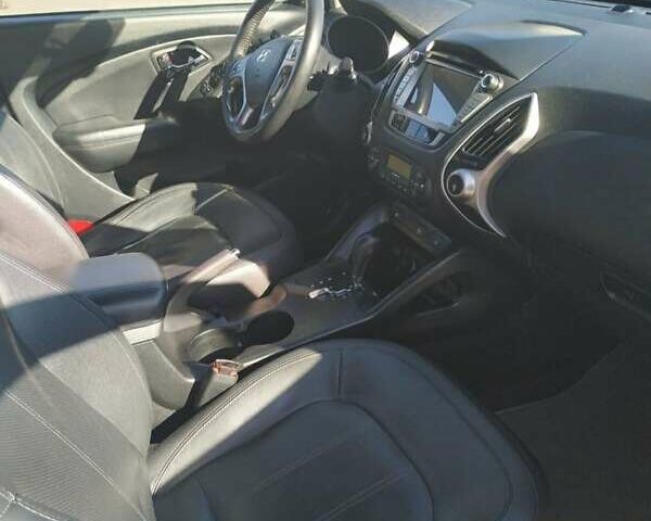 Білий Хендай іх35, об'ємом двигуна 2 л та пробігом 196 тис. км за 12000 $, фото 8 на Automoto.ua