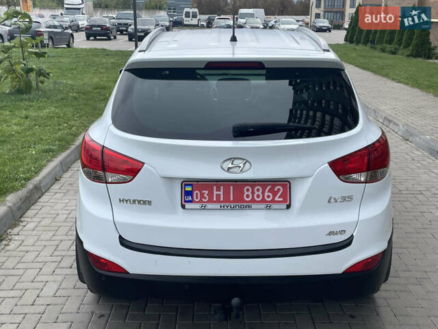 Белый Хендай их35, объемом двигателя 2 л и пробегом 193 тыс. км за 10550 $, фото 20 на Automoto.ua