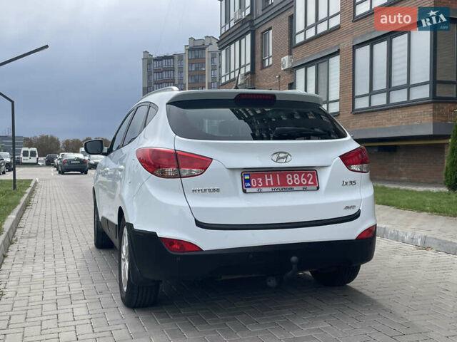 Белый Хендай их35, объемом двигателя 2 л и пробегом 193 тыс. км за 10550 $, фото 6 на Automoto.ua