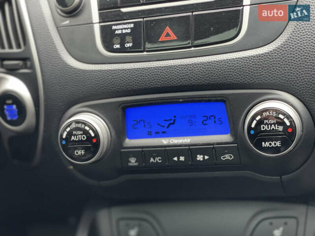 Белый Хендай их35, объемом двигателя 2.4 л и пробегом 118 тыс. км за 12900 $, фото 38 на Automoto.ua