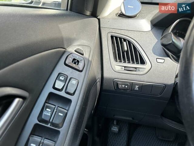 Білий Хендай іх35, об'ємом двигуна 2 л та пробігом 150 тис. км за 13200 $, фото 57 на Automoto.ua