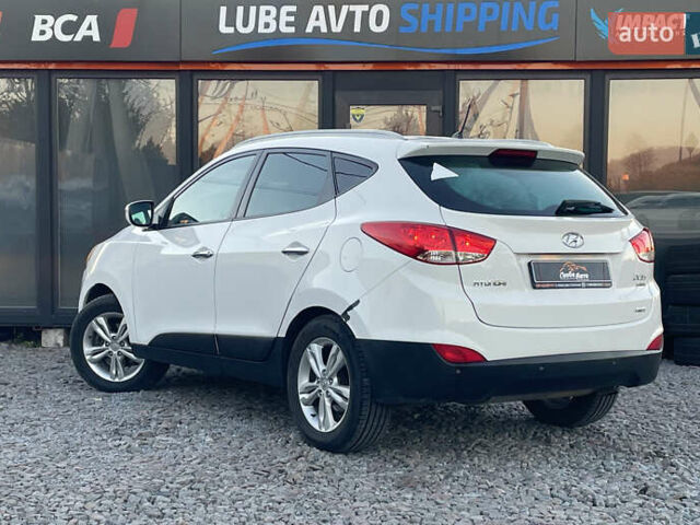 Белый Хендай их35, объемом двигателя 2 л и пробегом 179 тыс. км за 9300 $, фото 4 на Automoto.ua