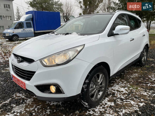 Белый Хендай их35, объемом двигателя 1.7 л и пробегом 258 тыс. км за 10900 $, фото 8 на Automoto.ua