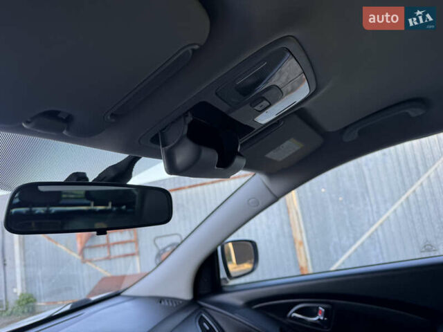 Хендай их35 2011 в Ровно на Automoto.ua Белый Хендай их35, объемом двигателя 2 л и пробегом 185 тыс. км за 13499 $, фото 27 на Automoto.ua