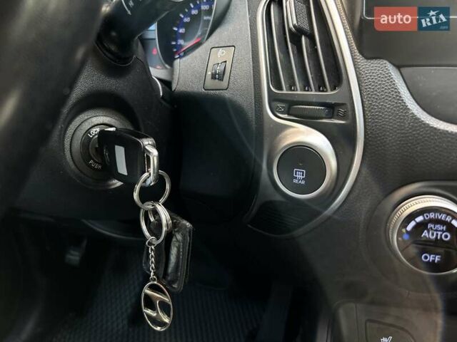 Білий Хендай іх35, об'ємом двигуна 2 л та пробігом 150 тис. км за 13200 $, фото 62 на Automoto.ua