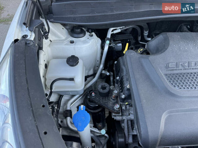 Хендай их35 2011 в Ровно на Automoto.ua Белый Хендай их35, объемом двигателя 2 л и пробегом 185 тыс. км за 13499 $, фото 42 на Automoto.ua