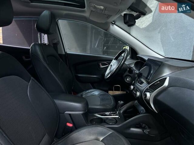 Білий Хендай іх35, об'ємом двигуна 2 л та пробігом 150 тис. км за 13200 $, фото 54 на Automoto.ua