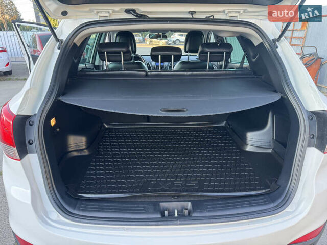 Хендай их35 2011 в Ровно на Automoto.ua Белый Хендай их35, объемом двигателя 2 л и пробегом 185 тыс. км за 13499 $, фото 29 на Automoto.ua