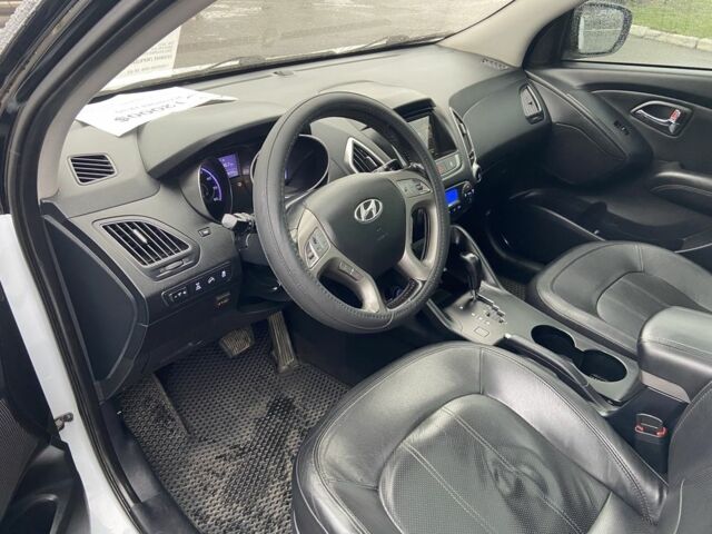 Білий Хендай іх35, об'ємом двигуна 2 л та пробігом 182 тис. км за 11999 $, фото 8 на Automoto.ua