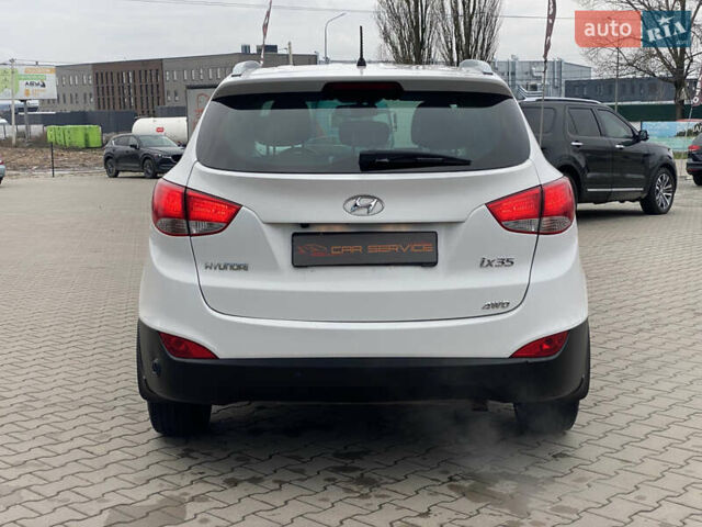 Белый Хендай их35, объемом двигателя 2 л и пробегом 145 тыс. км за 11500 $, фото 6 на Automoto.ua
