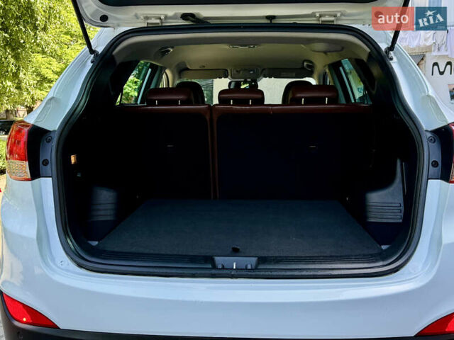 Хендай их35 2011 в Межгорье на Automoto.ua Белый Хендай их35, объемом двигателя 2 л и пробегом 235 тыс. км за 11100 $, фото 51 на Automoto.ua