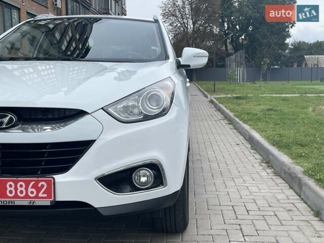 Белый Хендай их35, объемом двигателя 2 л и пробегом 193 тыс. км за 10550 $, фото 29 на Automoto.ua