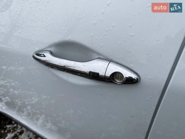 Белый Хендай их35, объемом двигателя 1.7 л и пробегом 258 тыс. км за 10900 $, фото 25 на Automoto.ua