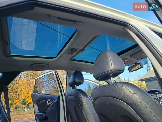 Білий Хендай іх35, об'ємом двигуна 2 л та пробігом 119 тис. км за 12600 $, фото 49 на Automoto.ua