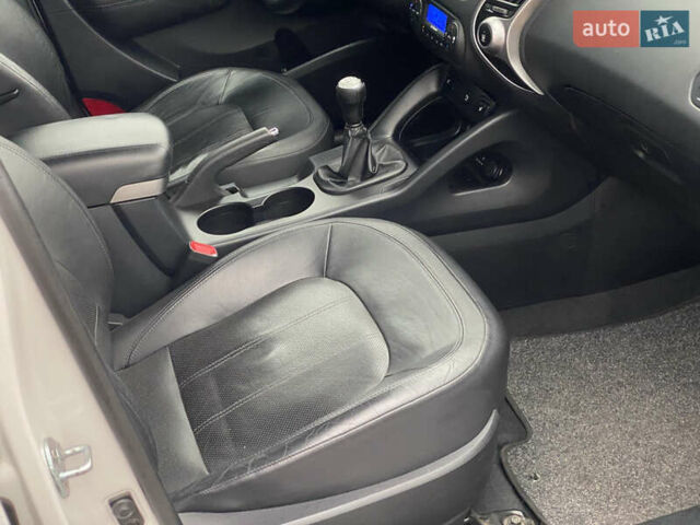 Хендай их35 2011 в Киеве на Automoto.ua Белый Хендай их35, объемом двигателя 2 л и пробегом 145 тыс. км за 11500 $, фото 22 на Automoto.ua