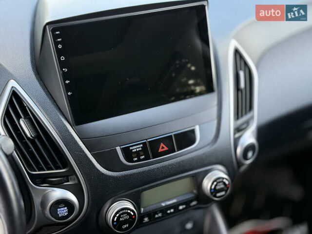 Хендай их35 2011 в Одессе на Automoto.ua Белый Хендай их35, объемом двигателя 2.4 л и пробегом 234 тыс. км за 11500 $, фото 22 на Automoto.ua