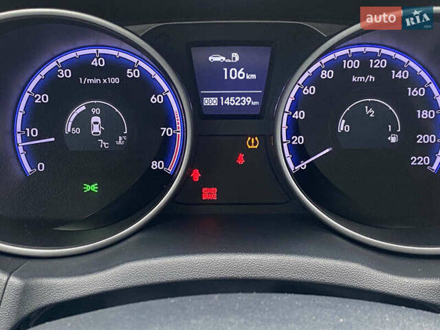 Белый Хендай их35, объемом двигателя 2 л и пробегом 145 тыс. км за 11500 $, фото 25 на Automoto.ua