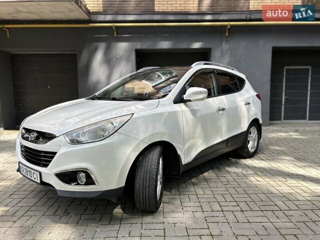 Білий Хендай іх35, об'ємом двигуна 2 л та пробігом 150 тис. км за 13200 $, фото 63 на Automoto.ua
