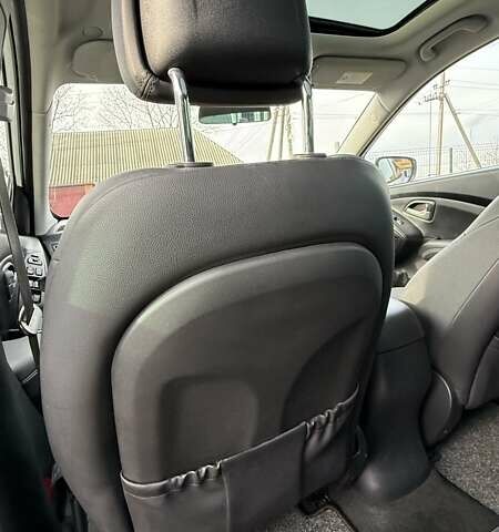 Белый Хендай их35, объемом двигателя 2 л и пробегом 235 тыс. км за 10999 $, фото 40 на Automoto.ua