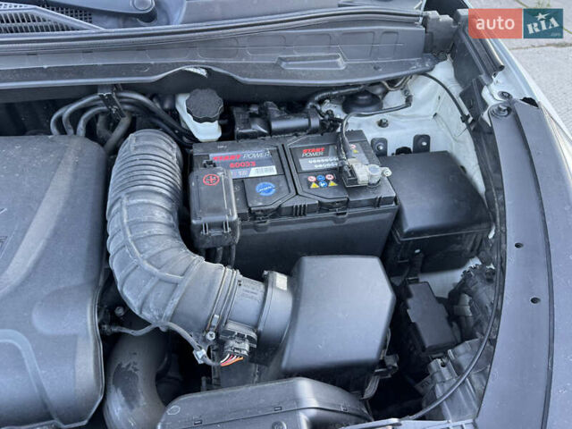 Хендай их35 2011 в Ровно на Automoto.ua Белый Хендай их35, объемом двигателя 2 л и пробегом 185 тыс. км за 13499 $, фото 43 на Automoto.ua