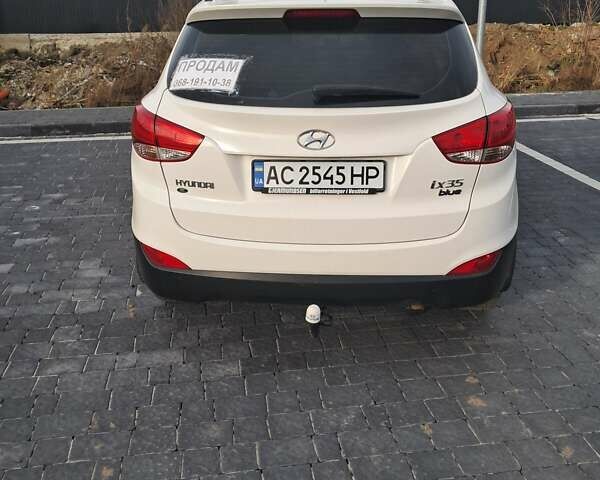 Белый Хендай их35, объемом двигателя 1.7 л и пробегом 215 тыс. км за 11300 $, фото 12 на Automoto.ua