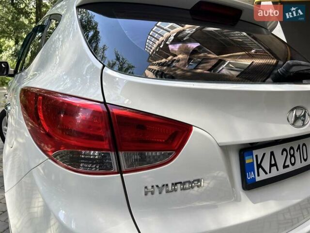 Білий Хендай іх35, об'ємом двигуна 2 л та пробігом 150 тис. км за 13200 $, фото 23 на Automoto.ua