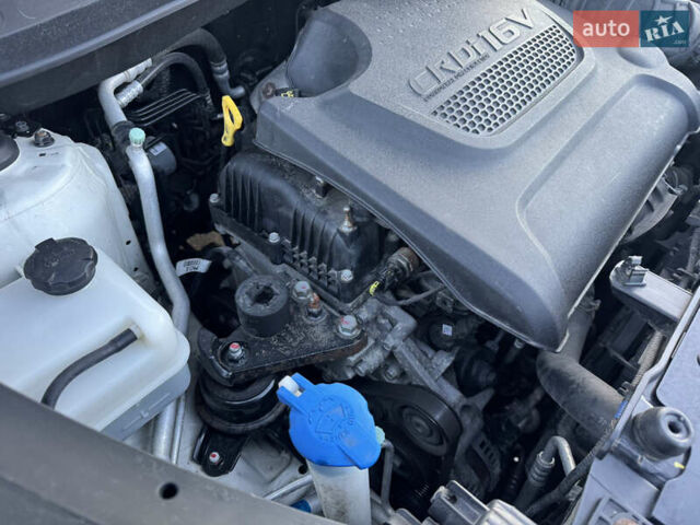 Хендай их35 2011 в Ровно на Automoto.ua Белый Хендай их35, объемом двигателя 2 л и пробегом 185 тыс. км за 13499 $, фото 45 на Automoto.ua