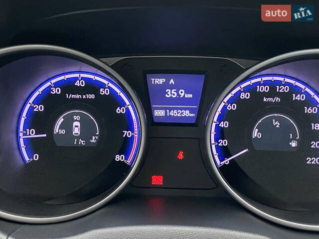 Хендай их35 2011 в Киеве на Automoto.ua Белый Хендай их35, объемом двигателя 2 л и пробегом 145 тыс. км за 11500 $, фото 10 на Automoto.ua